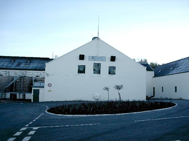 The white distillery buildings at Glen Elgin, Fogwatt