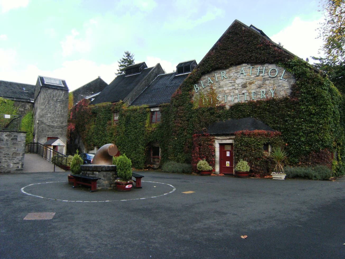 Blair Athol distillery's ivy-covered visitor entrance in Pitlochry