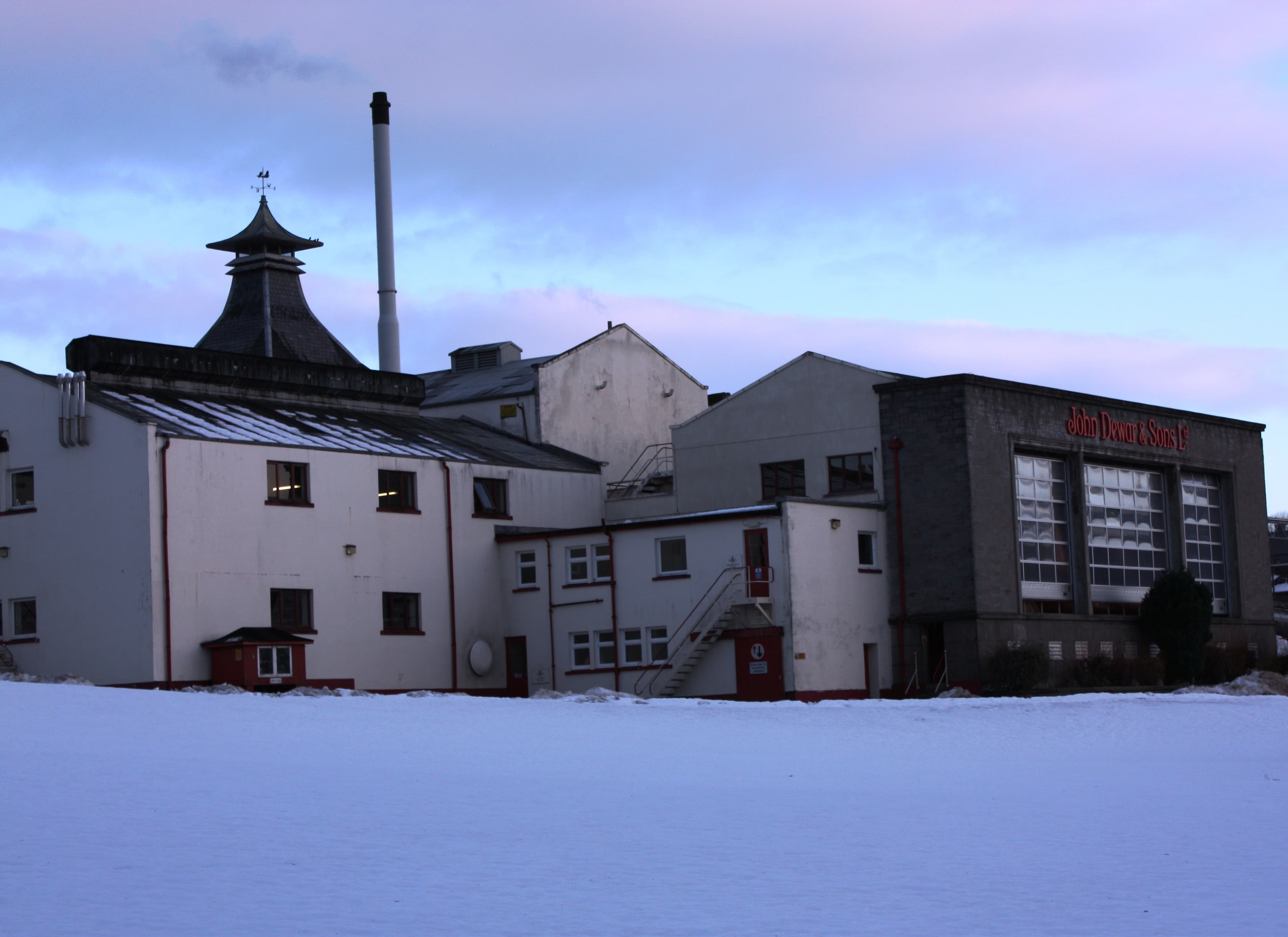 Craigellachie distillery's white buildings and pagoda roof
